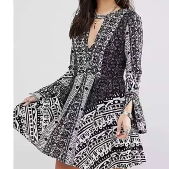 Free People Tegan Border Print Mini Dress Black & White Boho | Size 2 - Picture 3 of 5